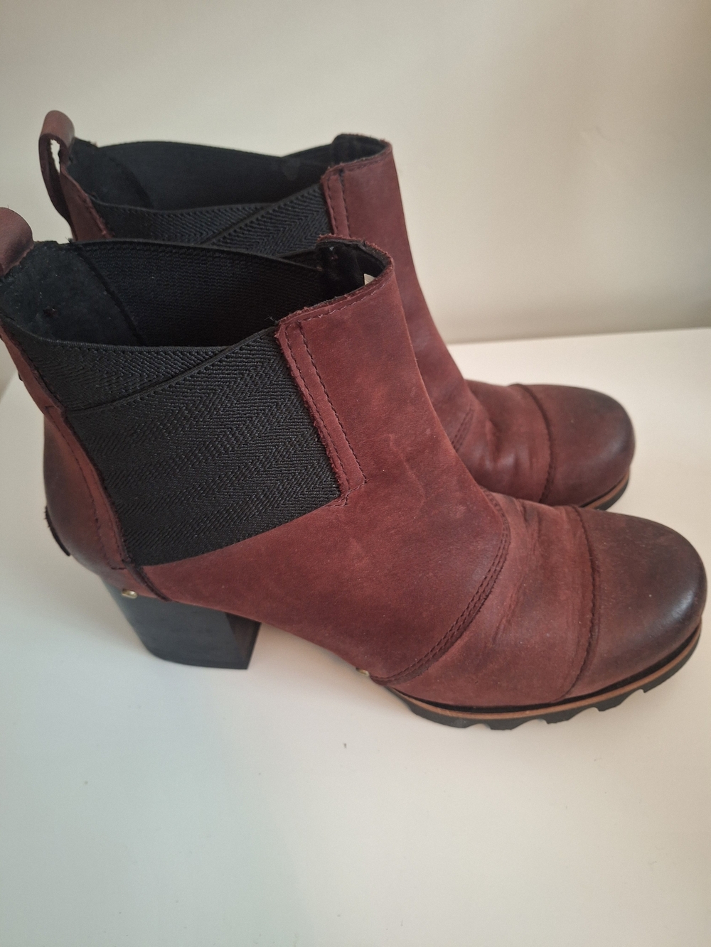 Sorel Women's Burgundy Leather Chelsea Booties